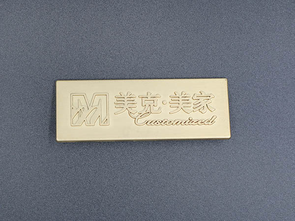 東莞鋅合金標(biāo)牌安裝